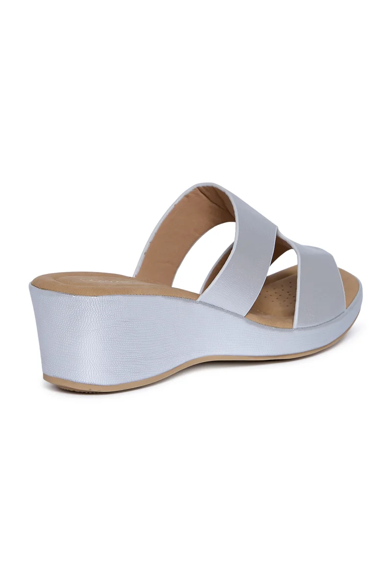 Geoomnii SILVER Geoomnii Comfort Slide Sandals for Women – Cushioned Slip-On Casual Sandals for Daily Wear, Home, Travel & Walking for Women | Best Price UAE